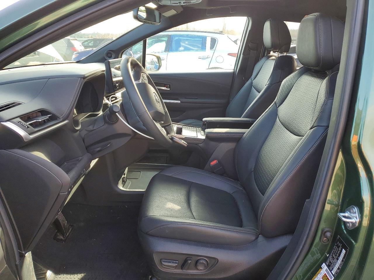 2025 Toyota Sienna Woodland Edition - Фото 7