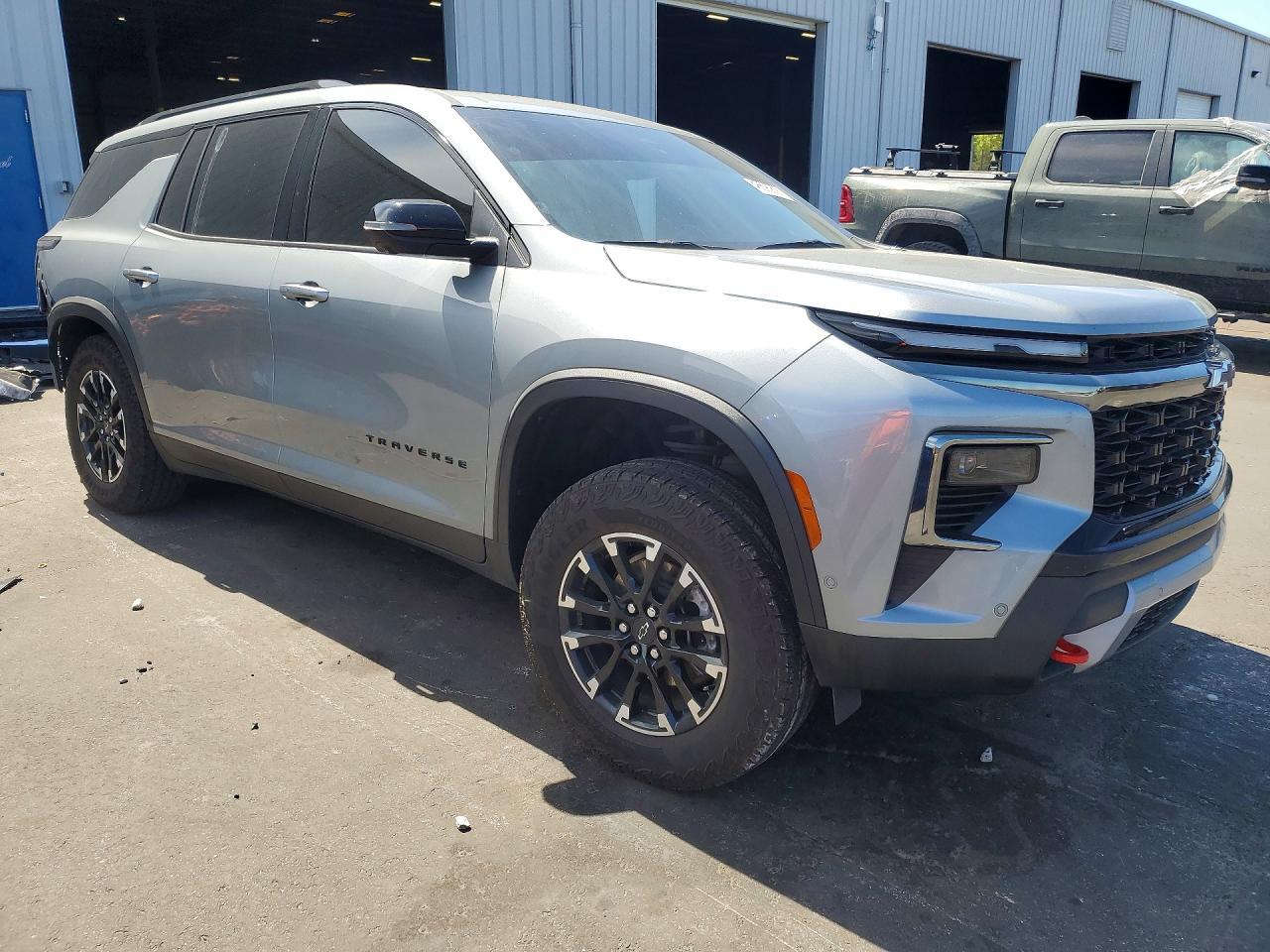 2024 Chevrolet Traverse Lt Z71 - Image 4