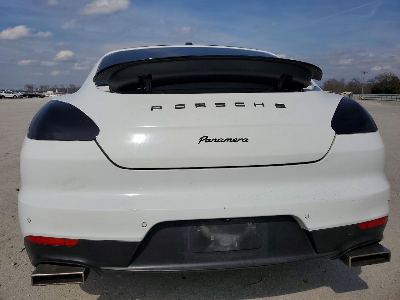 2016 Porsche Panamera 2 - Image 6
