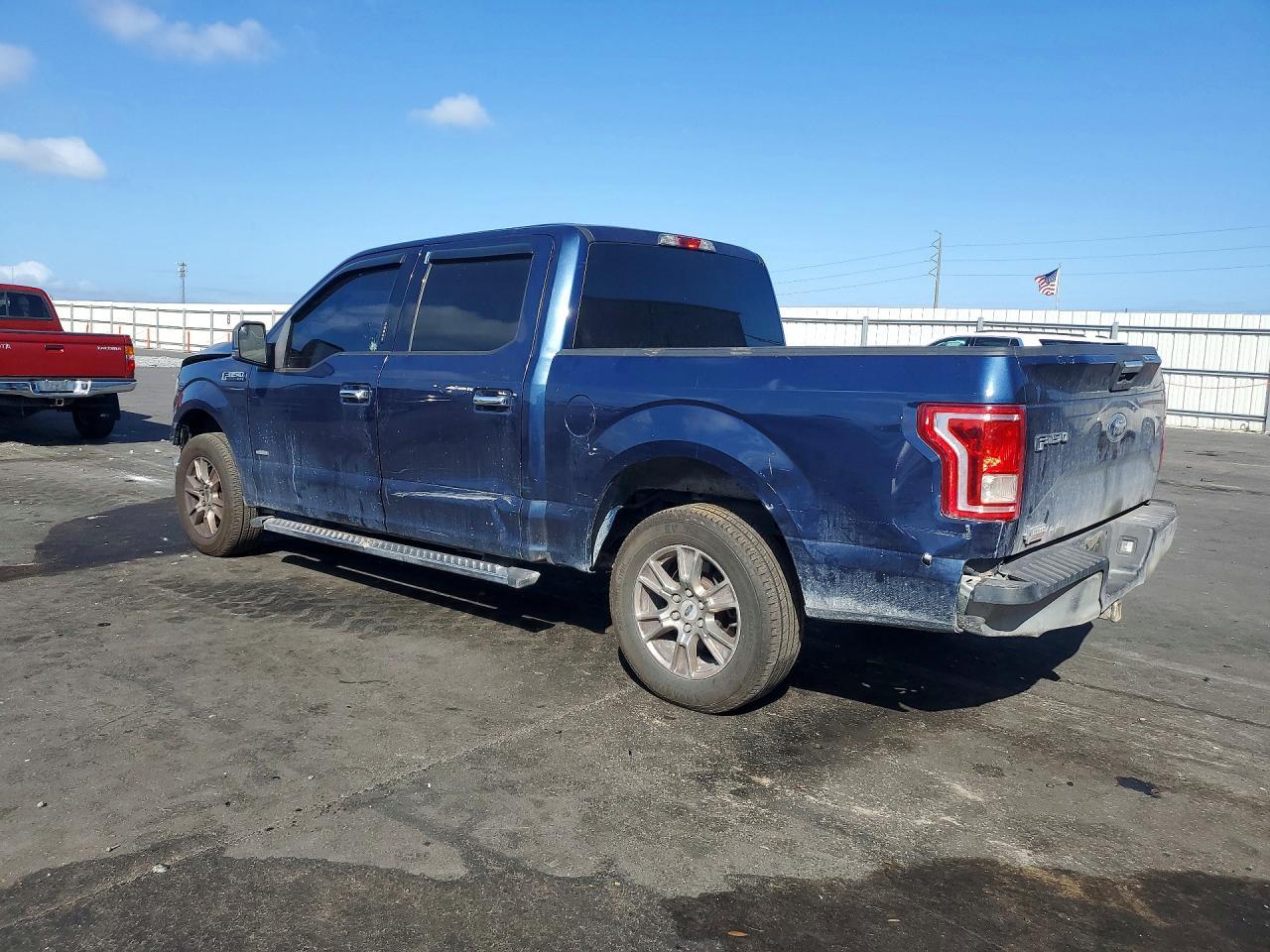 2015 Ford F150 Supercrew - Фото 2
