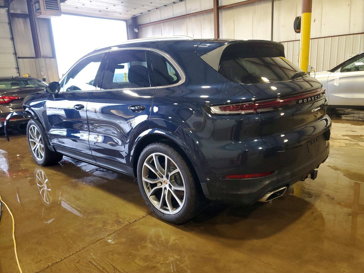 2024 Porsche Cayenne - Image 2