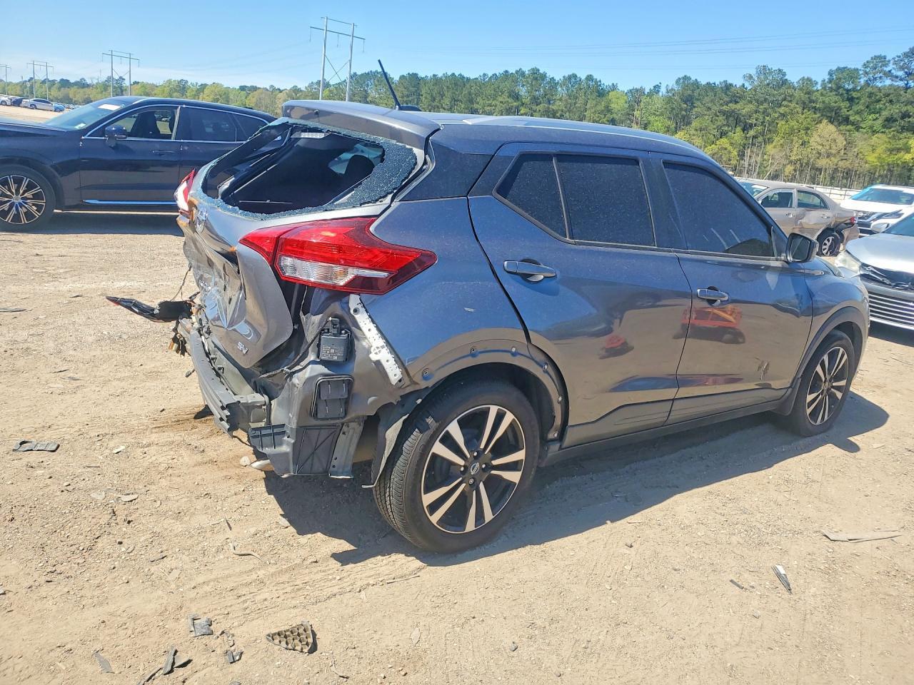 2020 Nissan Kicks Sv - Image 3