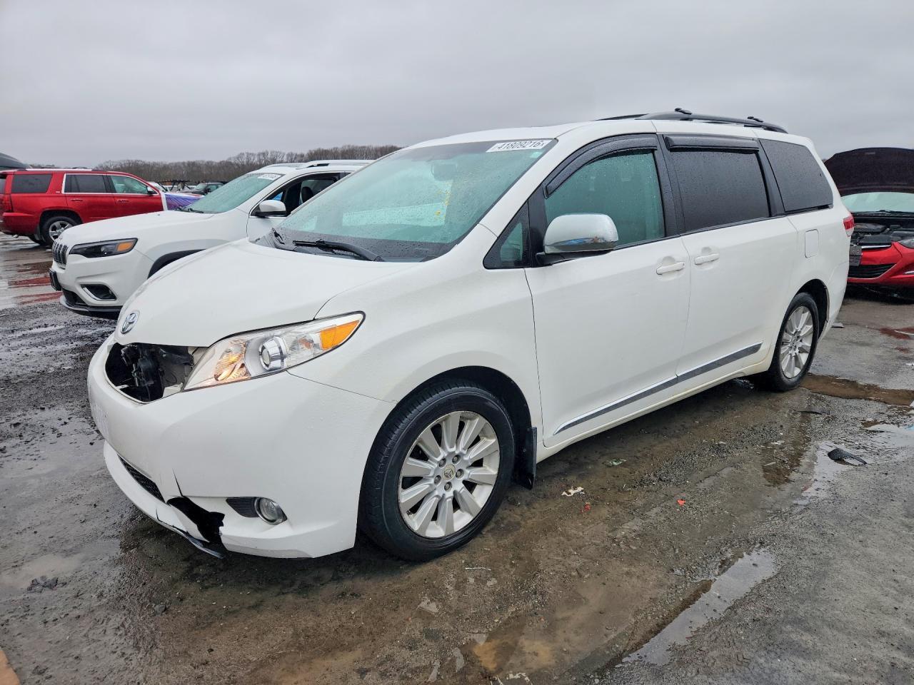 2012 Toyota Sienna Xle 7-Passenger