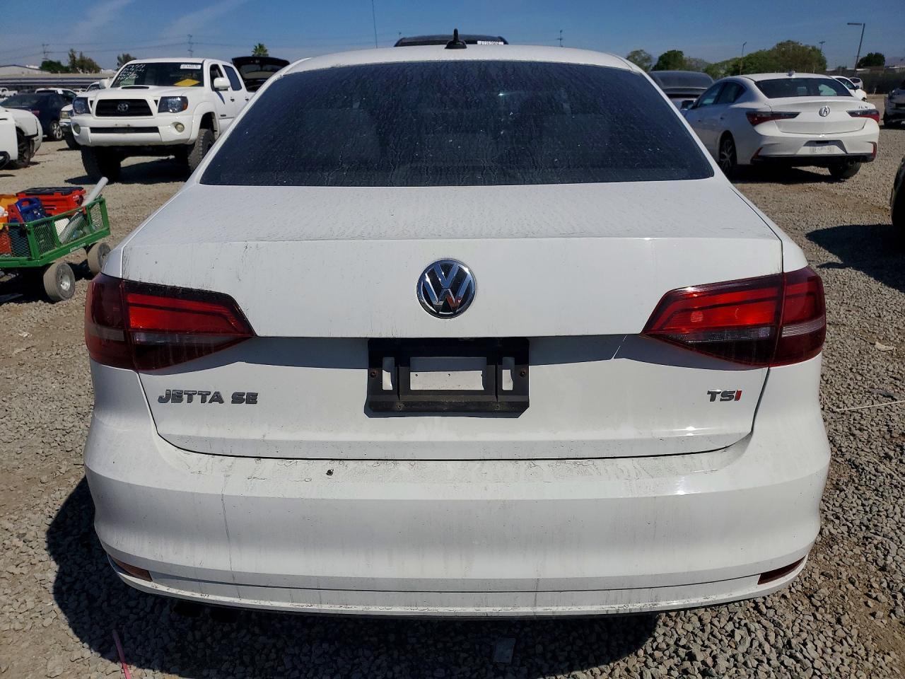 2017 Volkswagen Jetta Se - Фото 6