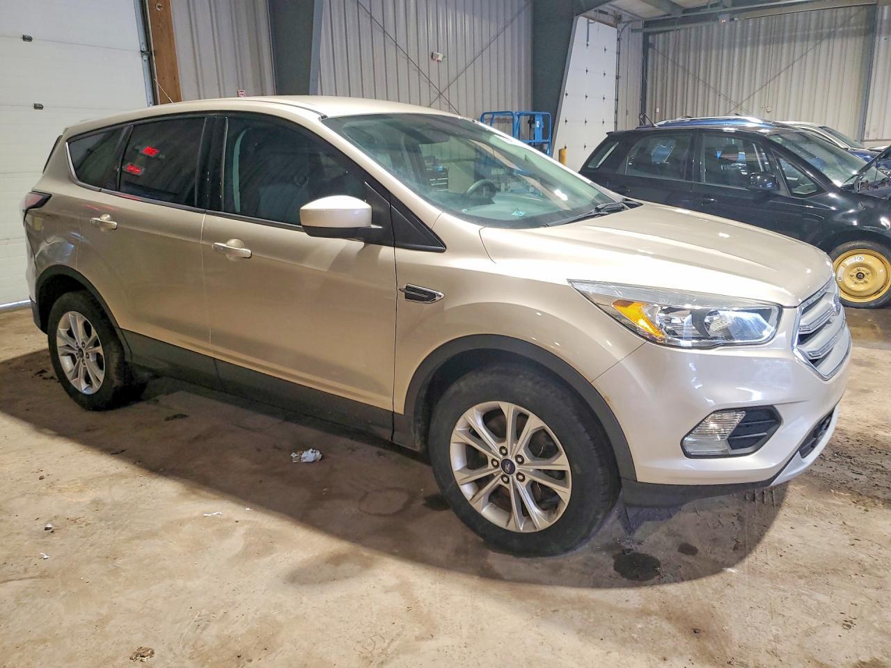 2017 Ford Escape Se - Фото 4