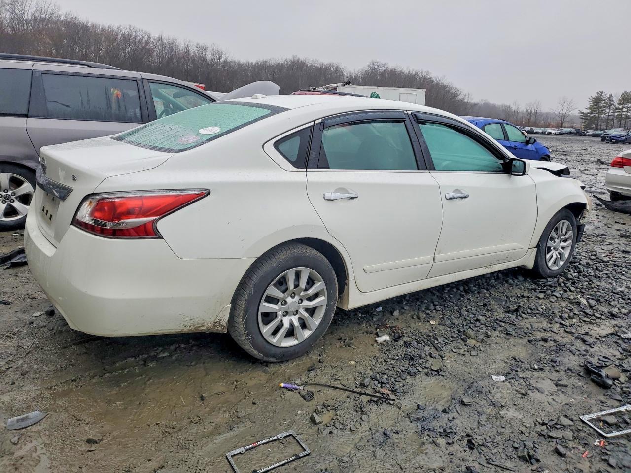 2015 Nissan Altima 2.5 S - Фото 3