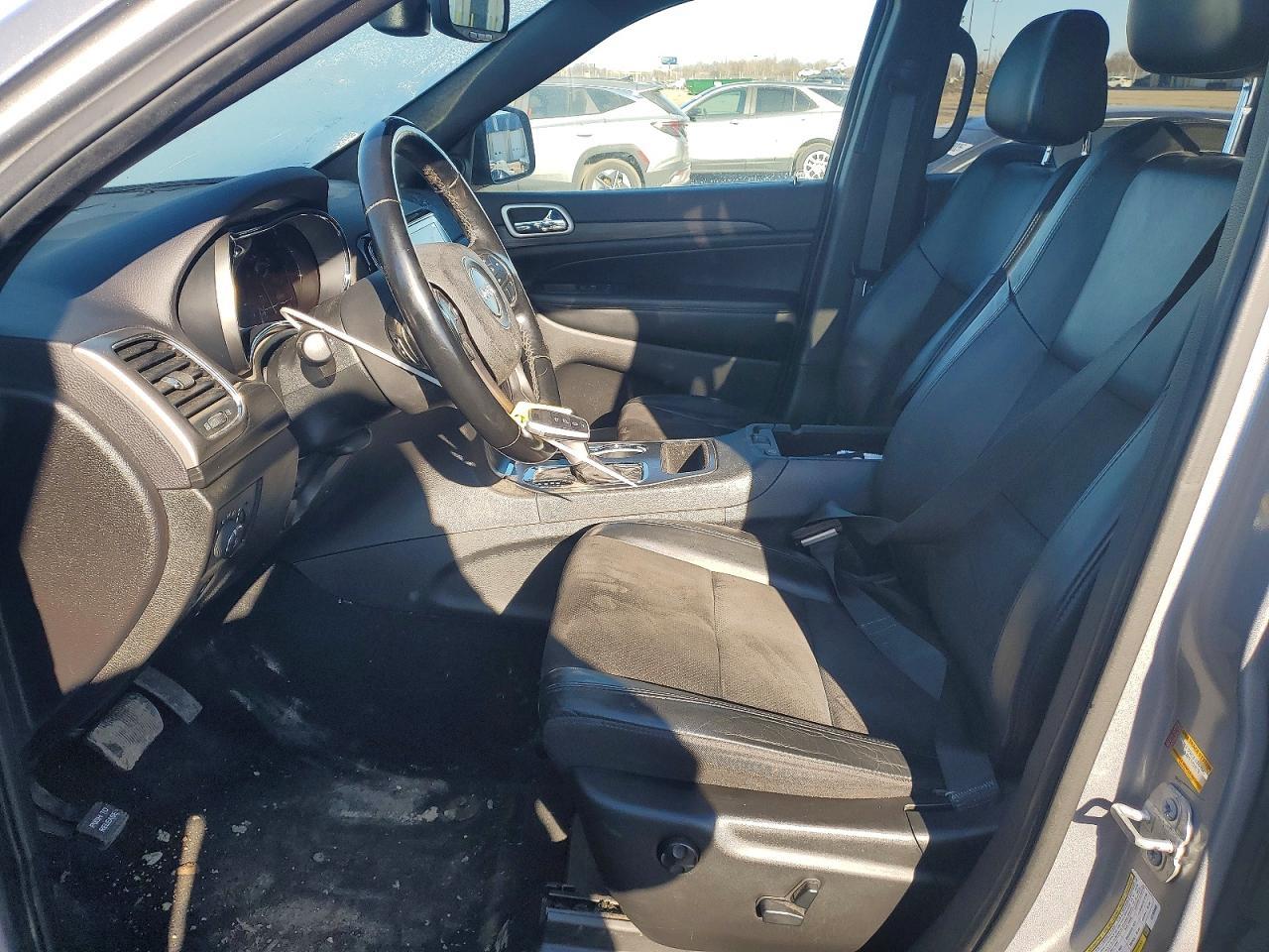 2020 Jeep Grand Cherokee Laredo - Image 7