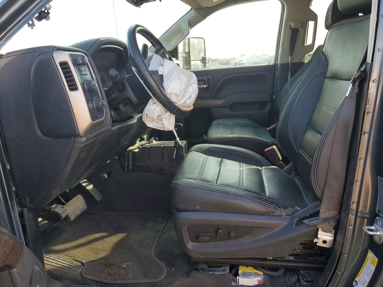 2019 GMC Sierra K3500 Denali - Image 7