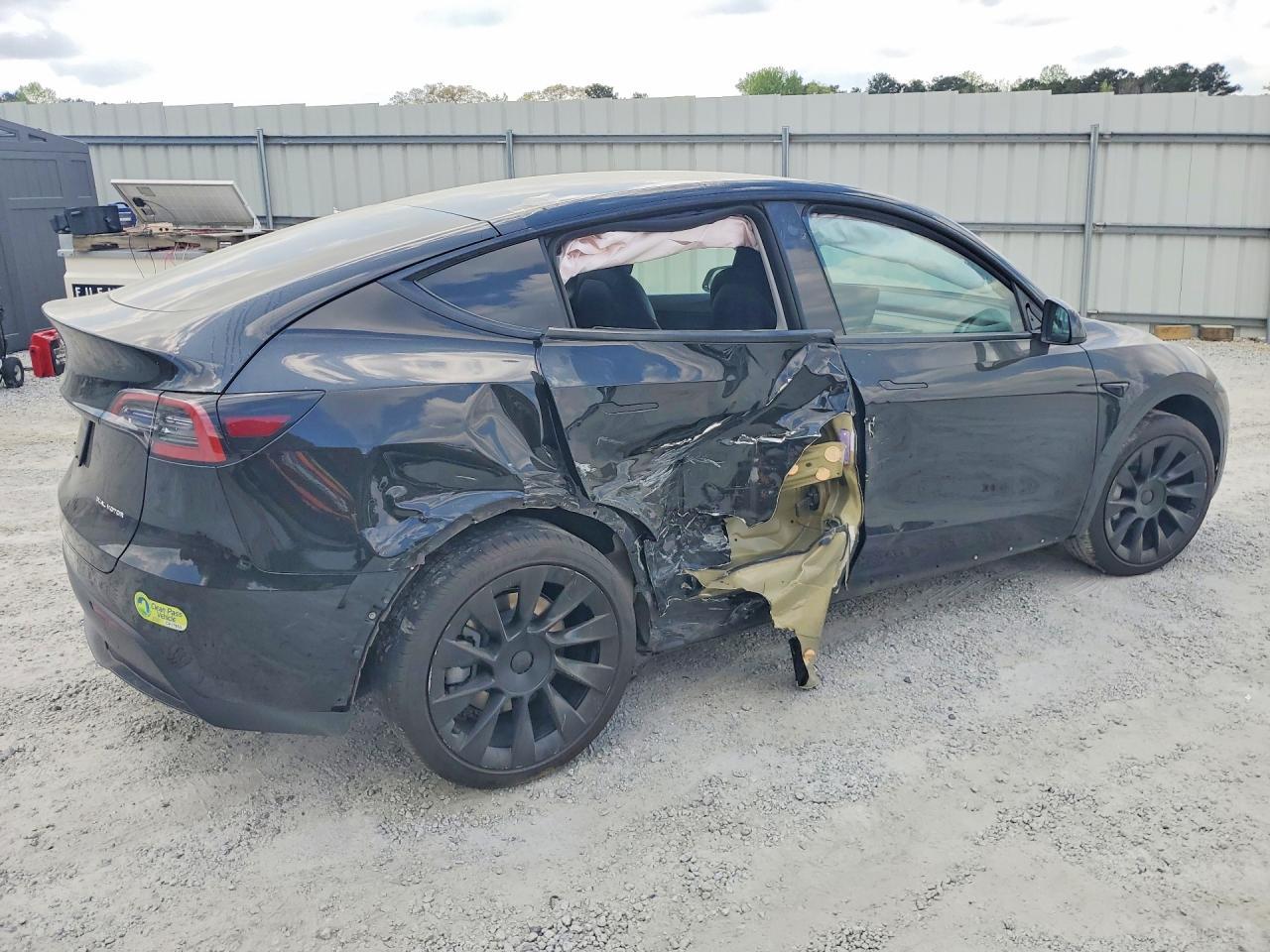 2022 Tesla Model Y - Фото 3