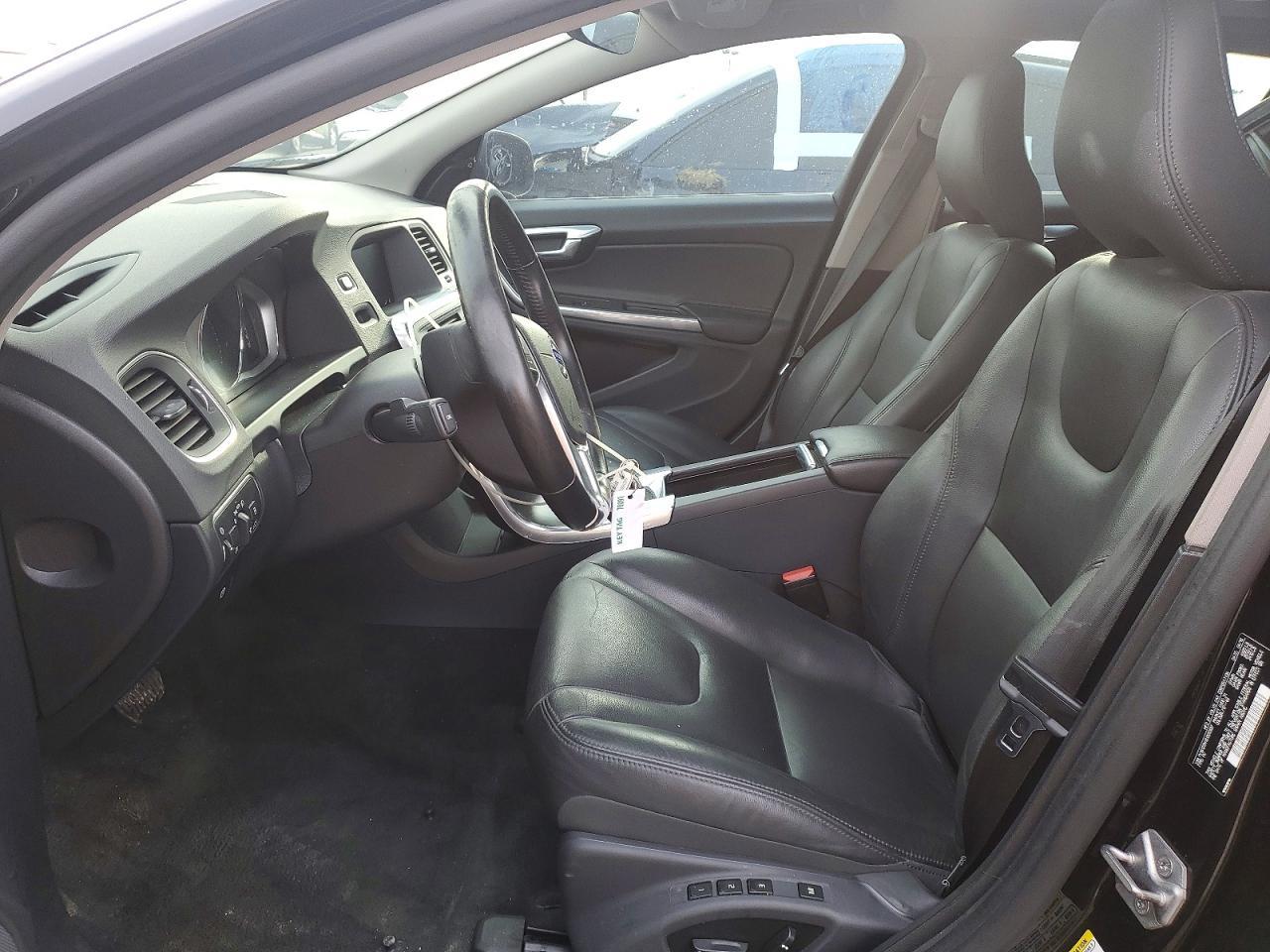 2016 Volvo V60 Platinum - Фото 7