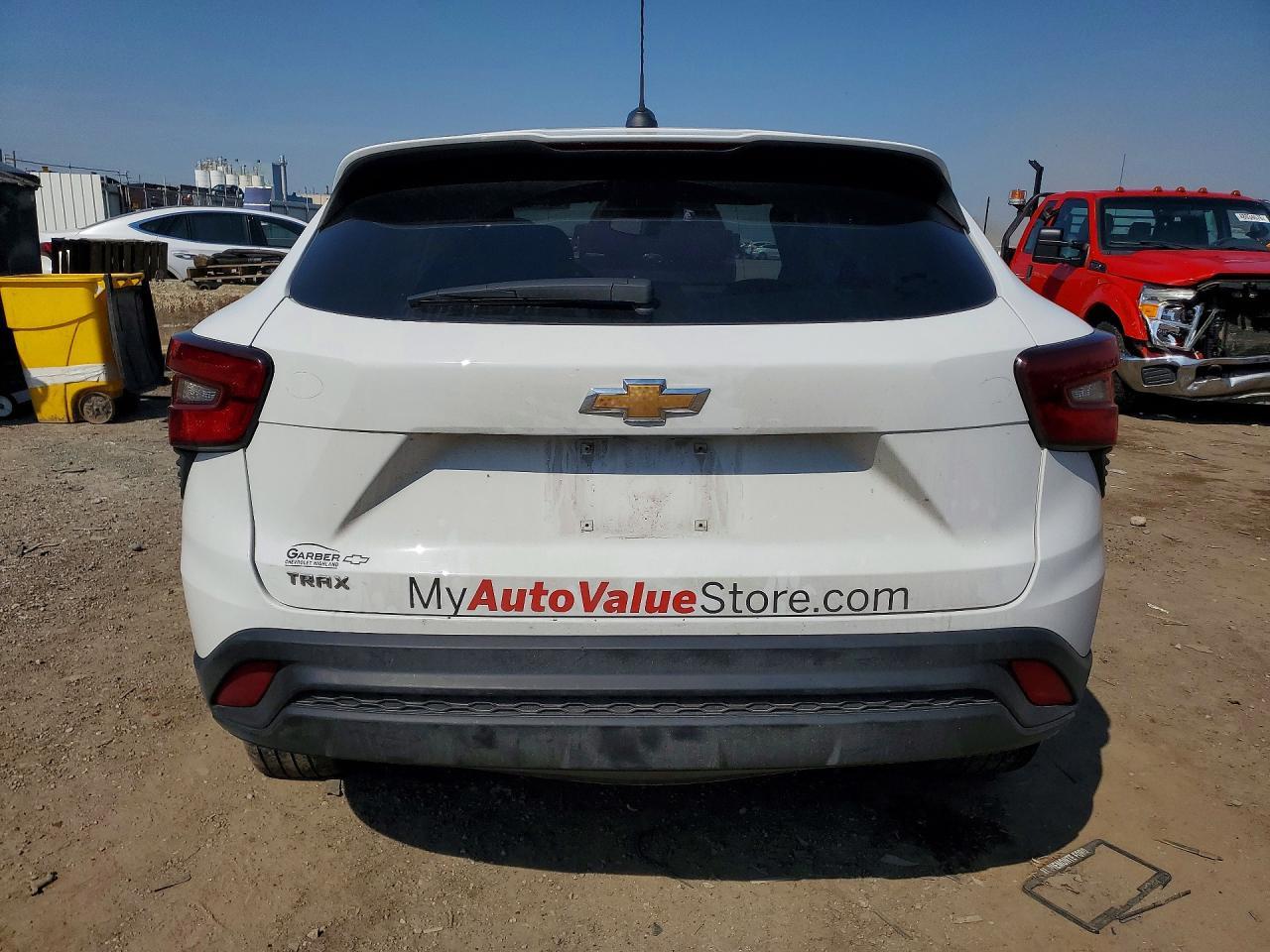 2025 Chevrolet Trax Ls - Image 6