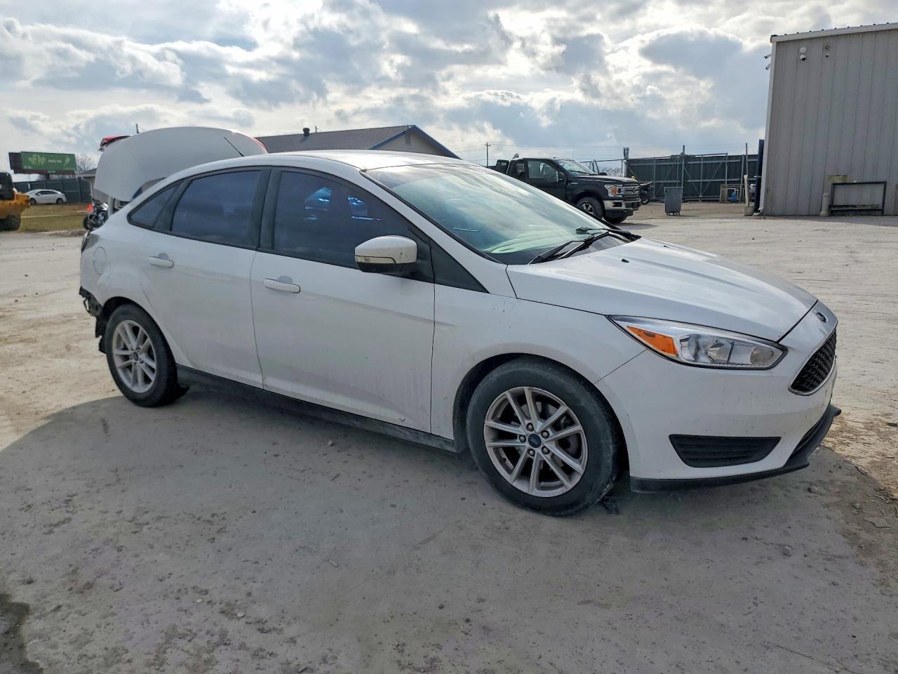 2017 Ford Focus Se - Image 4