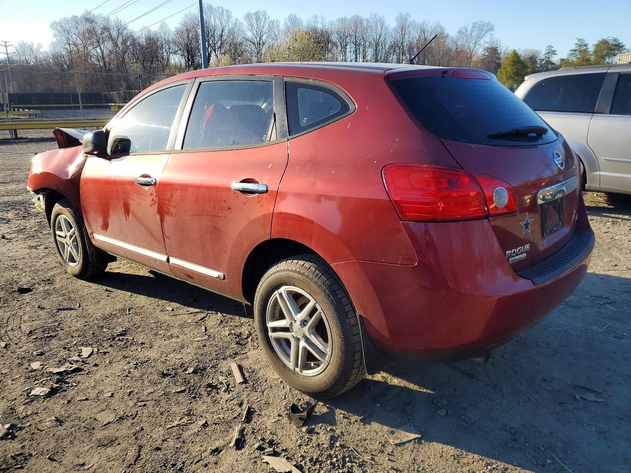 2014 Nissan Rogue Select S - Image 2