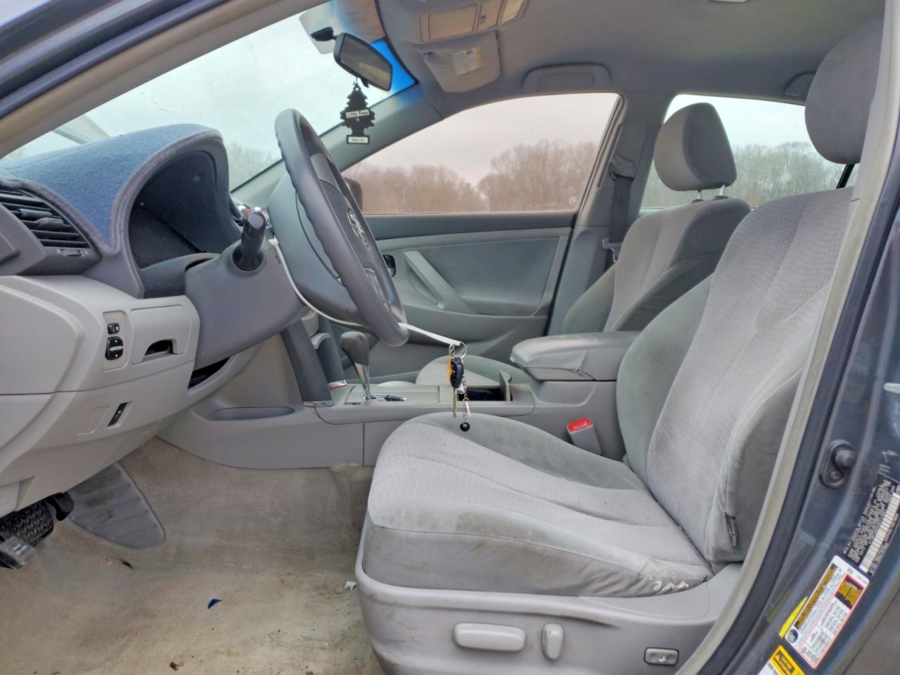 2010 Toyota Camry Le - Image 7