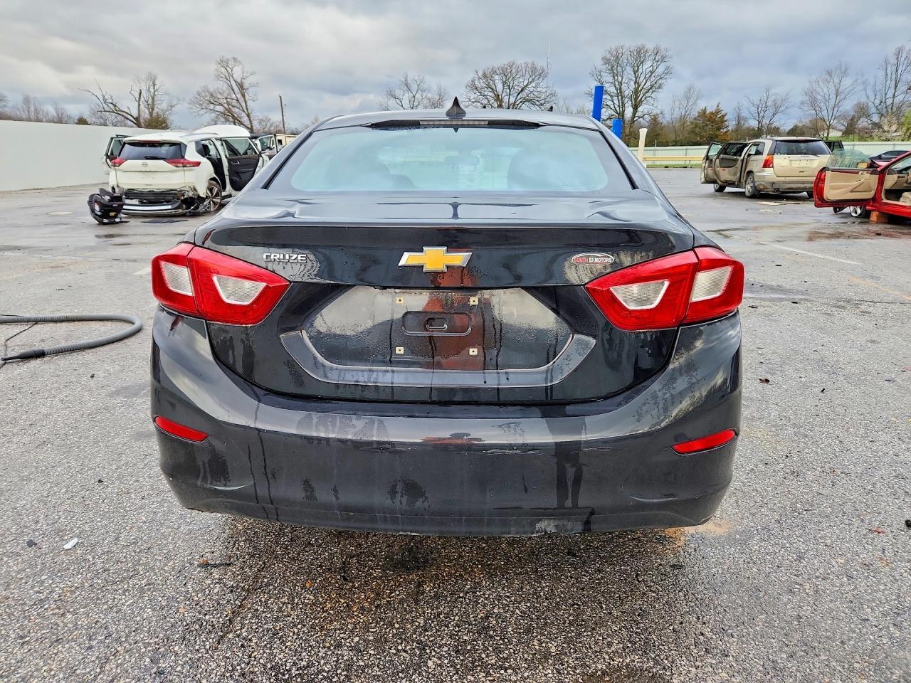 2017 Chevrolet Cruze Ls - Image 6
