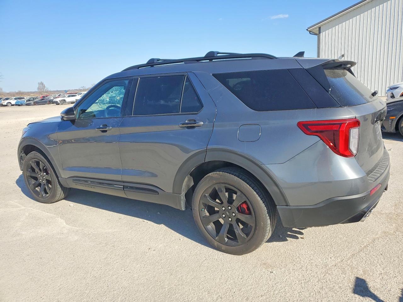 2024 Ford Explorer St - Image 2