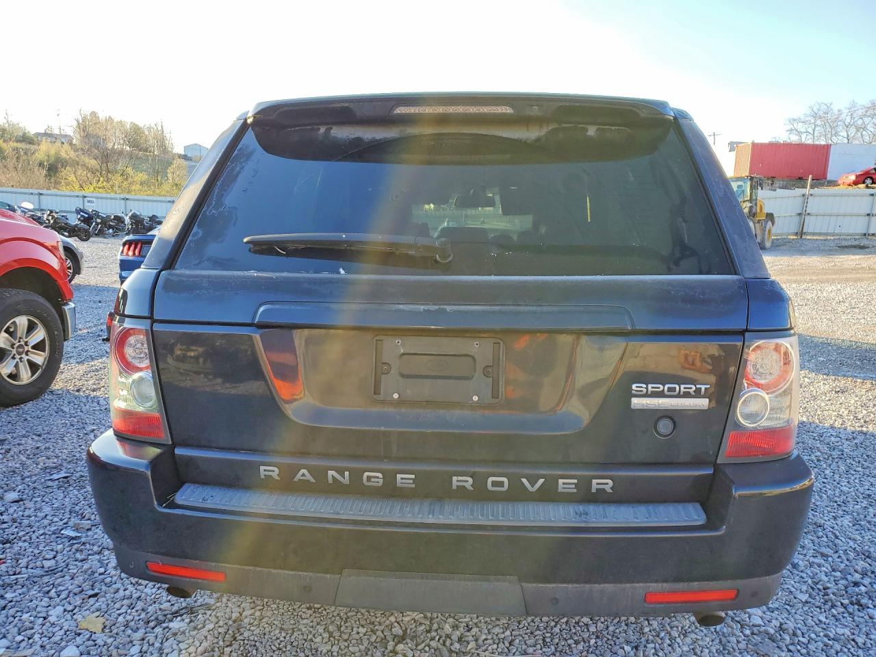 2011 Land Rover Range Rover Sport Lux - Image 6