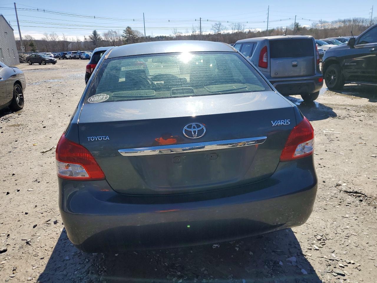 2010 Toyota Yaris Base - Image 6
