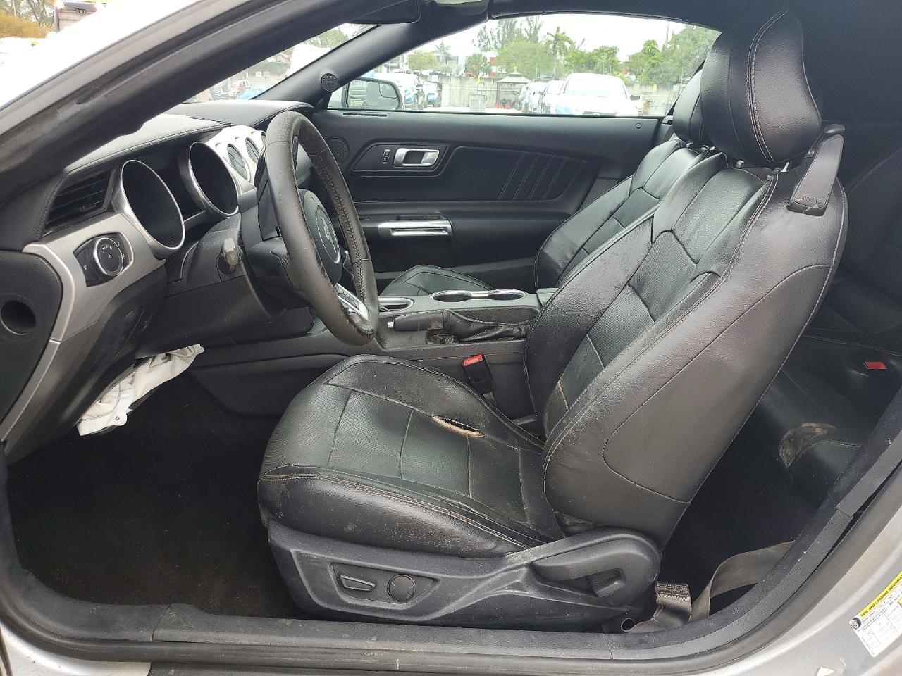 2020 Ford Mustang - Image 7