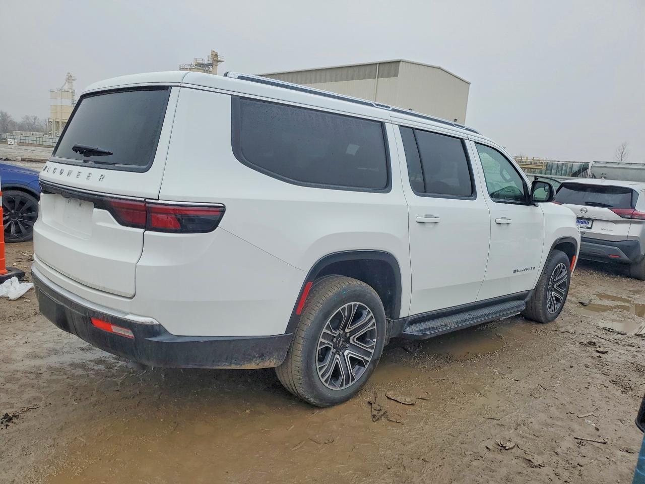 2025 Jeep Wagoneer L Series Ii - Image 3