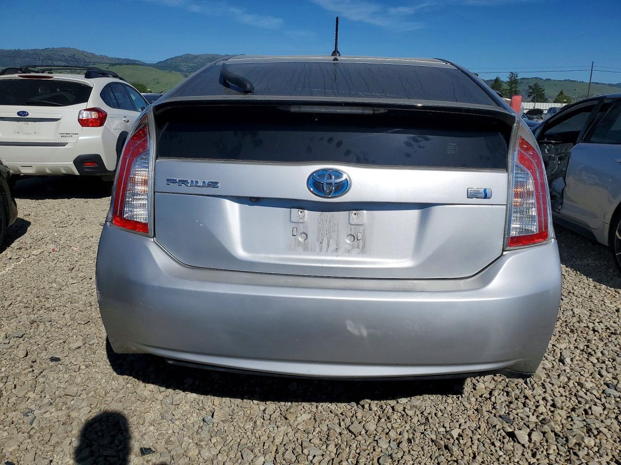 2015 Toyota Prius Two - Image 6