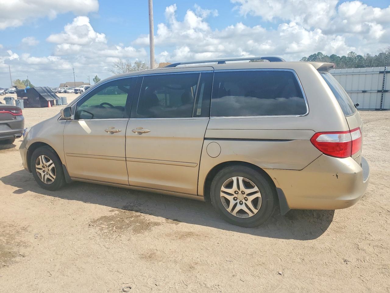 2007 Honda Odyssey - Image 2