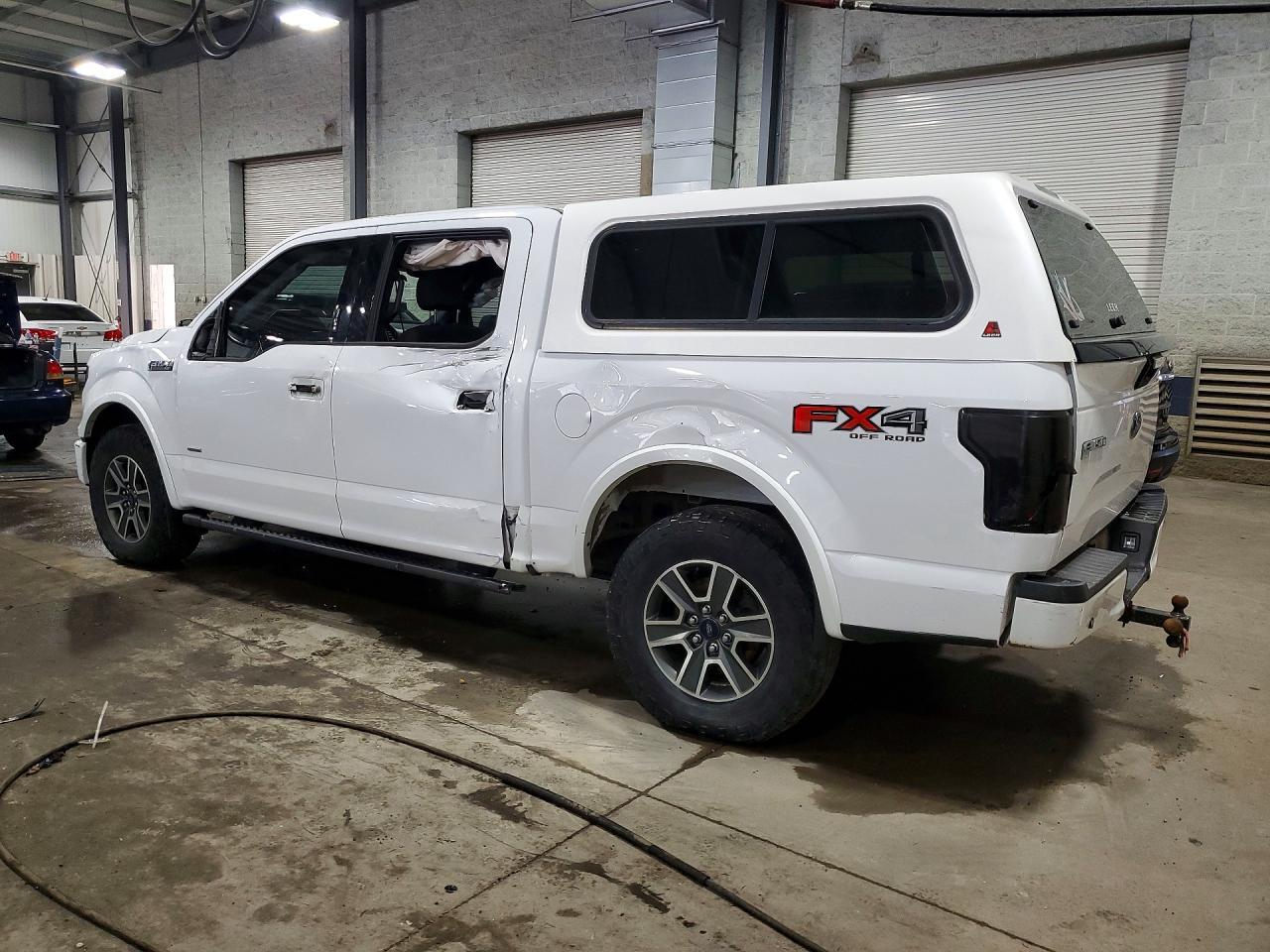 2015 Ford F150 Supercrew - Фото 2