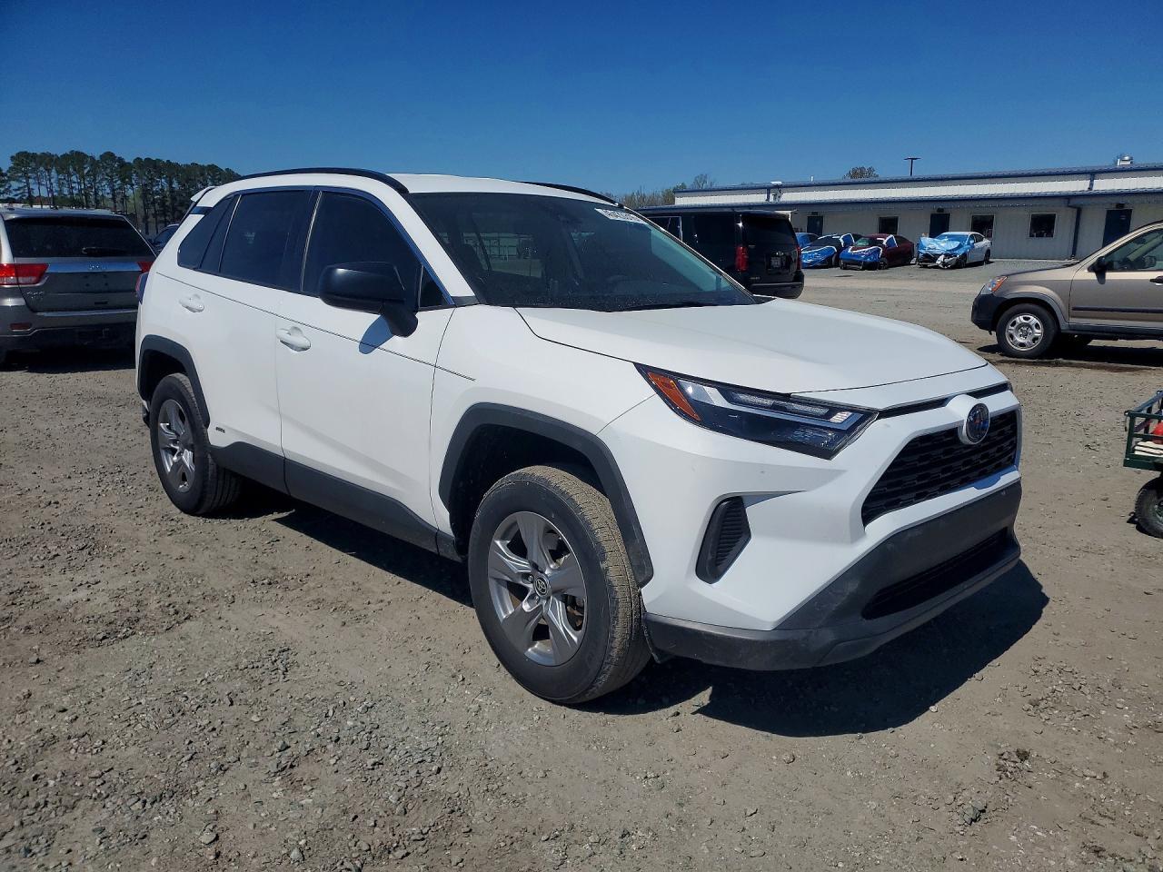 2024 Toyota Rav4 Hybrid Le - Image 4
