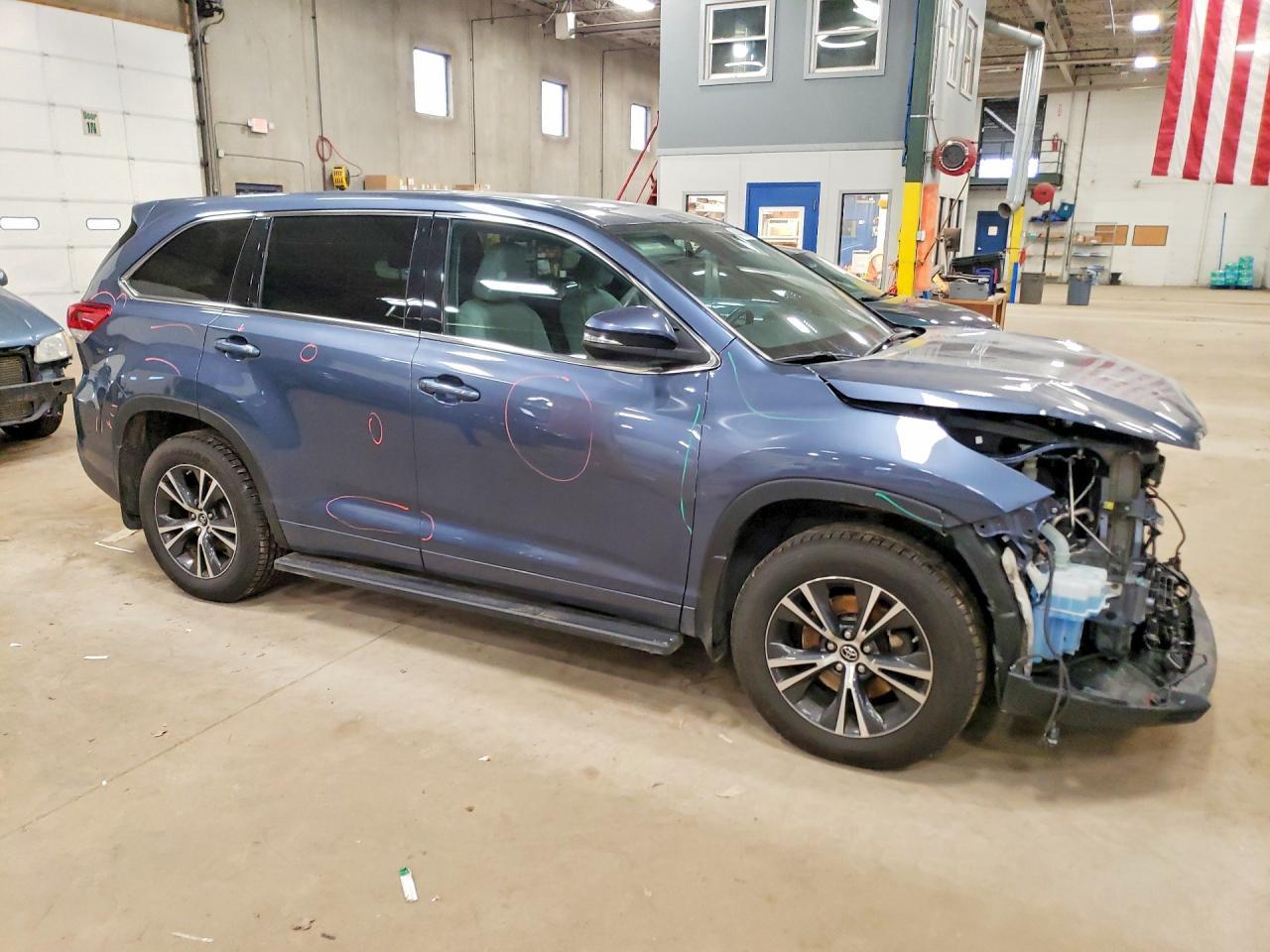 2018 Toyota Highlander Le - Фото 4