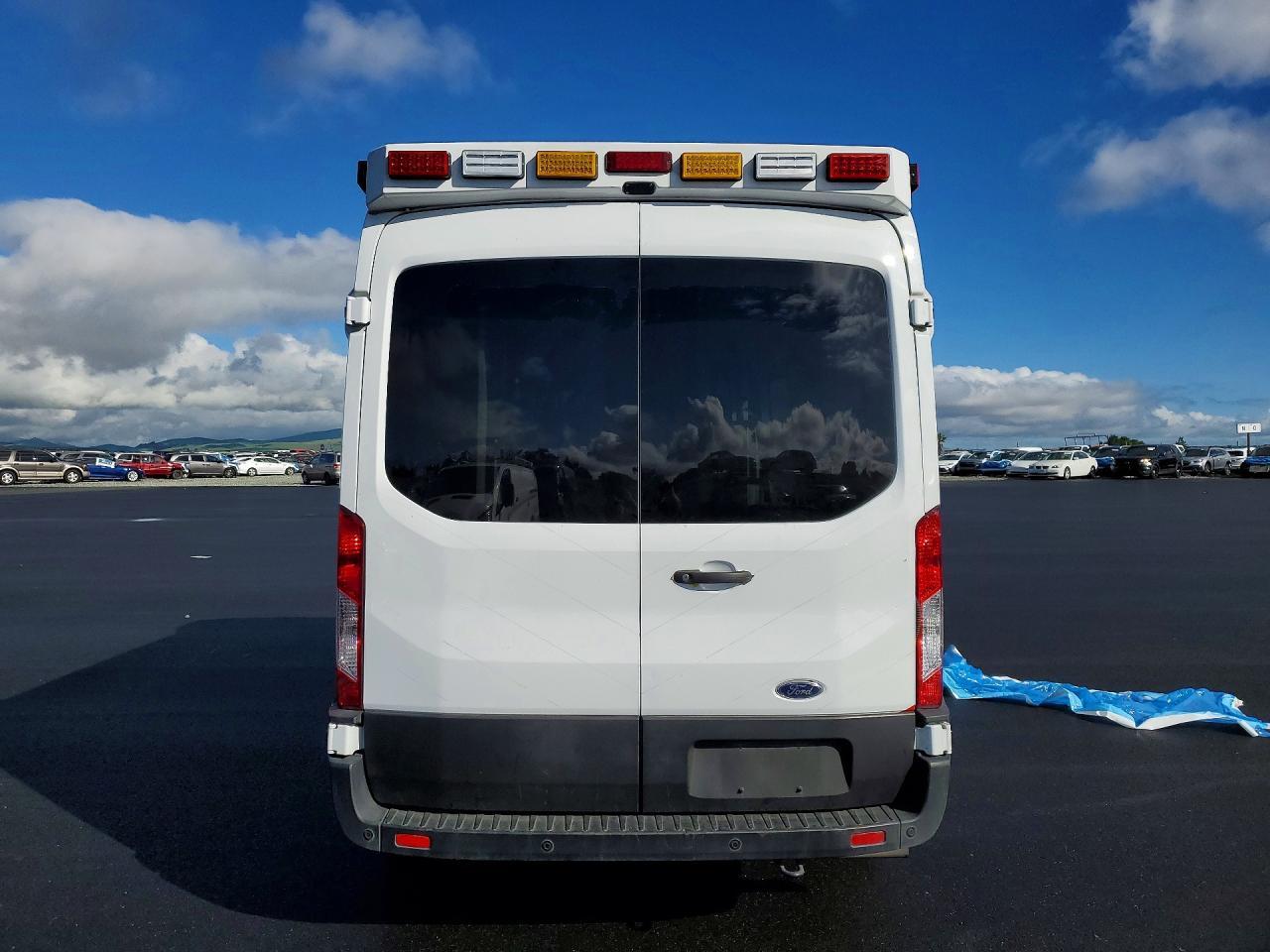 2022 Ford Transit T-250 Ambulance - Фото 6