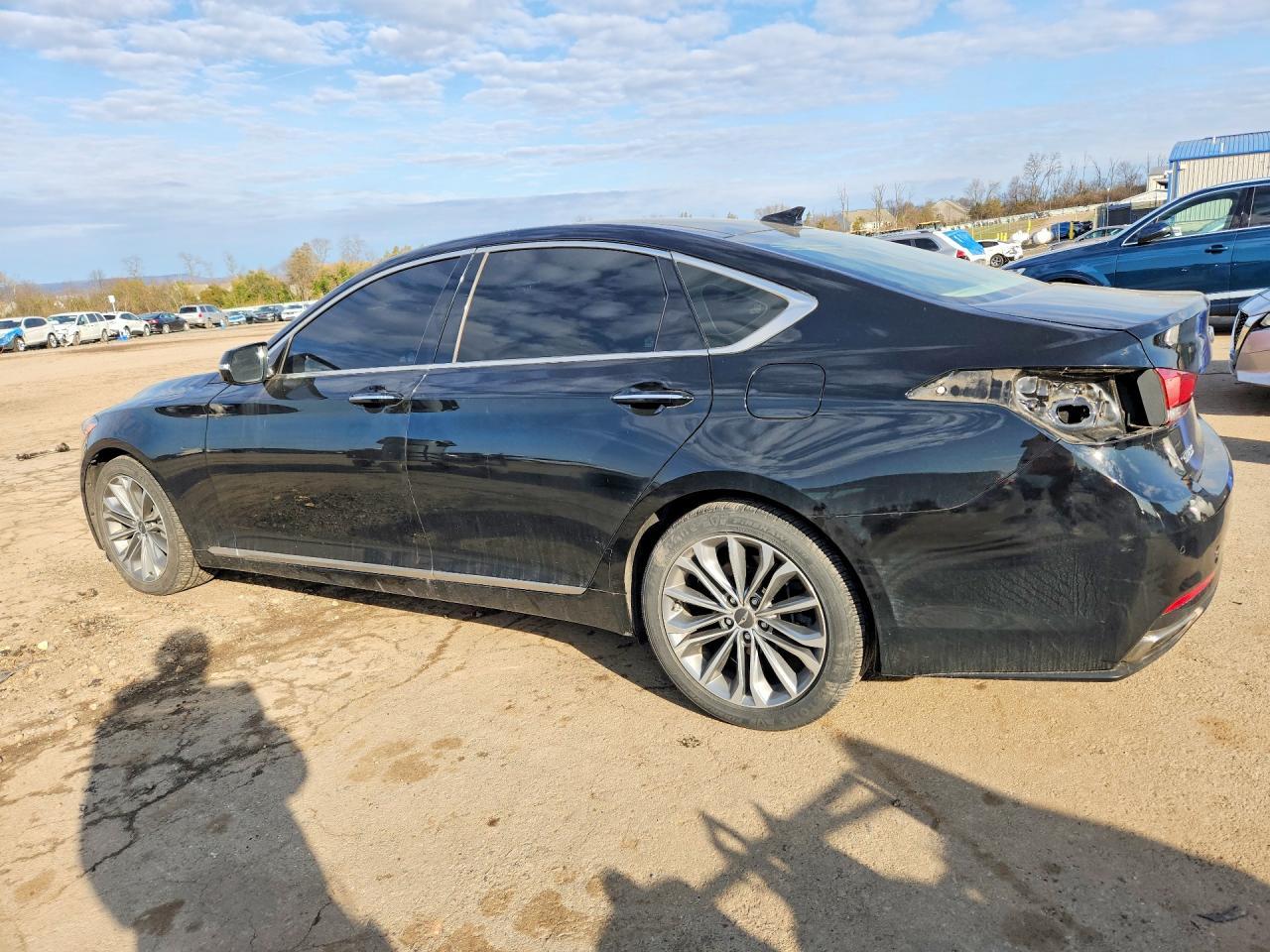 2016 Hyundai Genesis 3.8L - Фото 2
