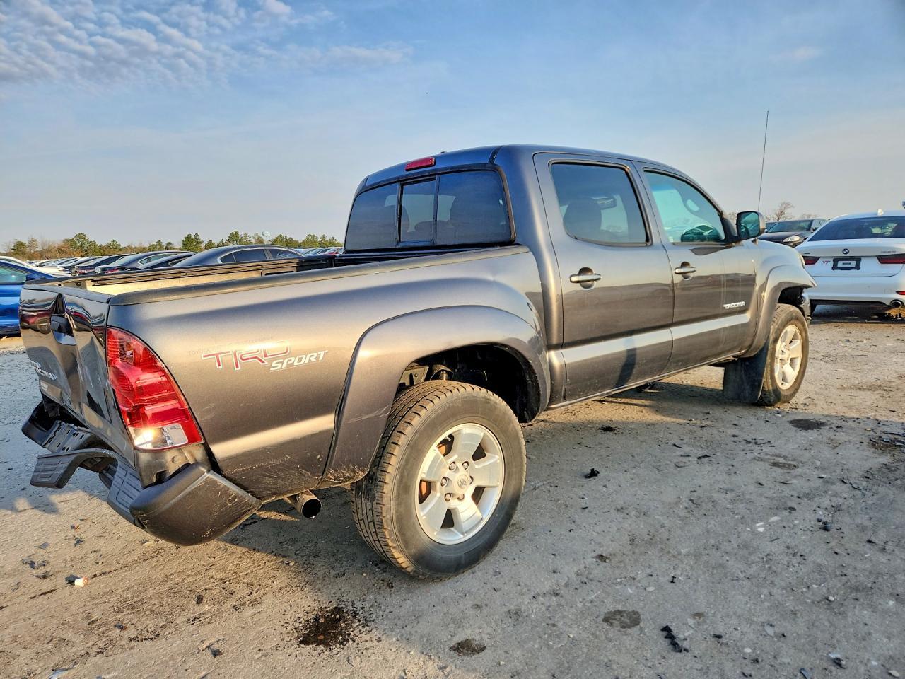 2011 Toyota Tacoma V6 - Фото 3