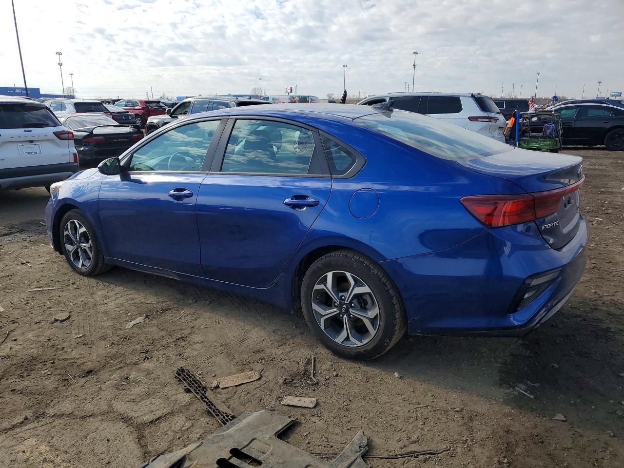 2019 Kia Forte Lxs - Фото 2