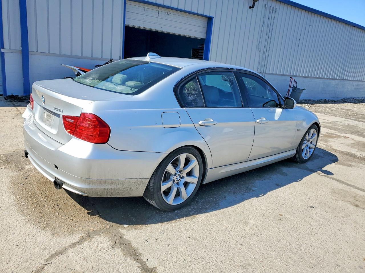 2009 BMW 335 I - Фото 3