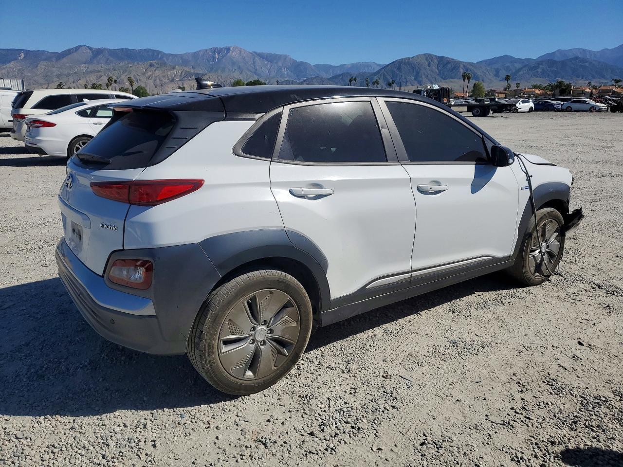 2020 Hyundai Kona Electric Sel - Image 3