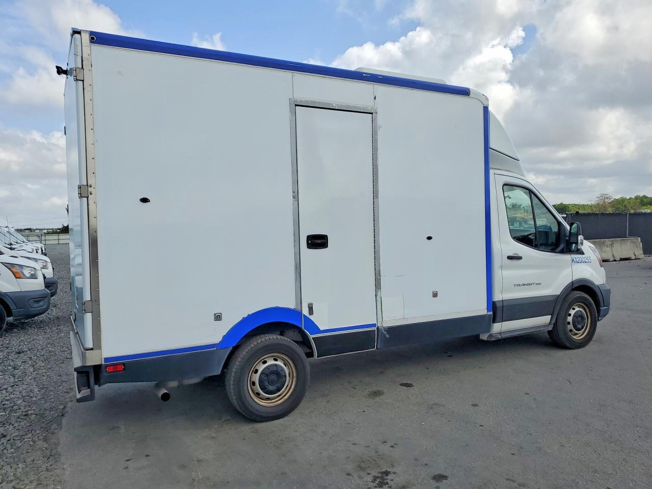2020 Ford Transit Delivery Truck - Image 3