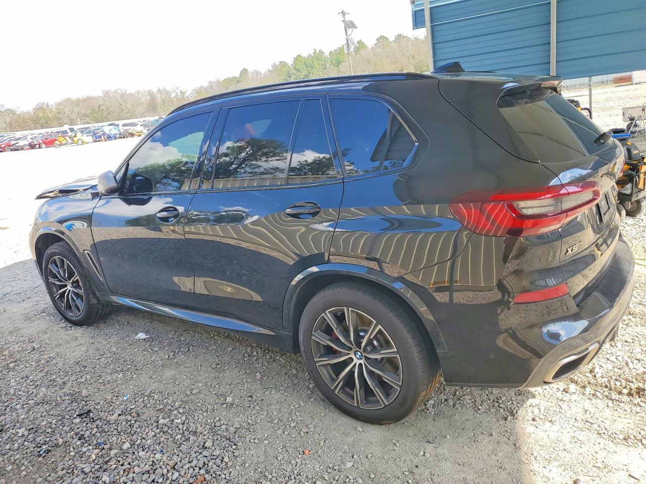 2022 BMW X5 M50I - Фото 2