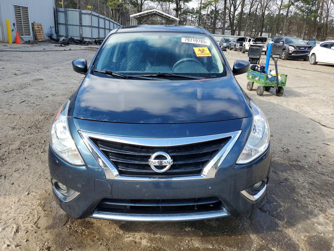 2017 Nissan Versa 1.6 S - Image 5