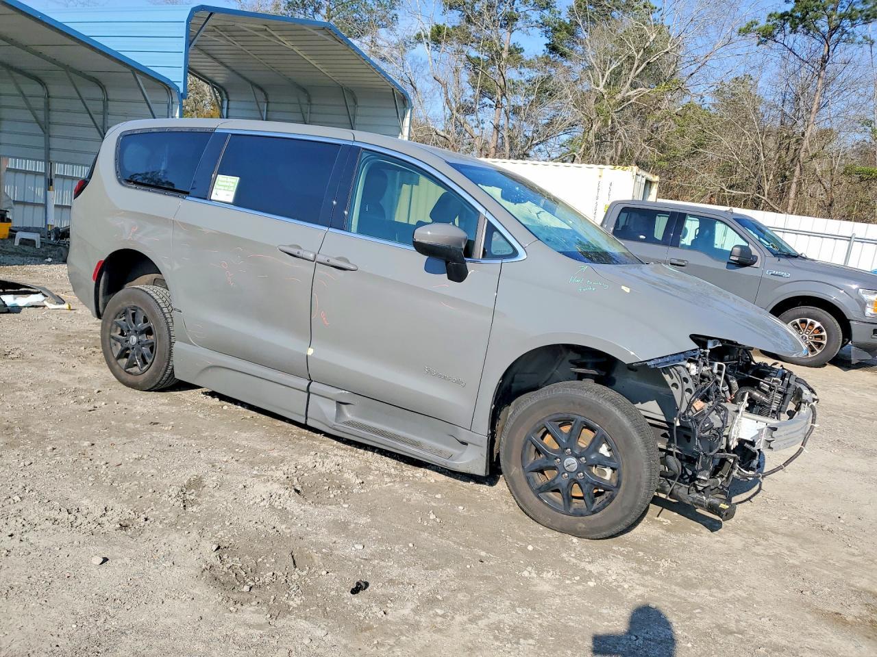 2023 Chrysler Pacifica Touring L - Фото 4