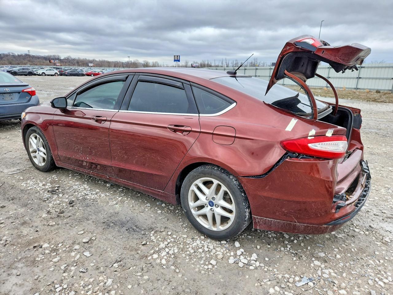 2016 Ford Fusion Se - Фото 2