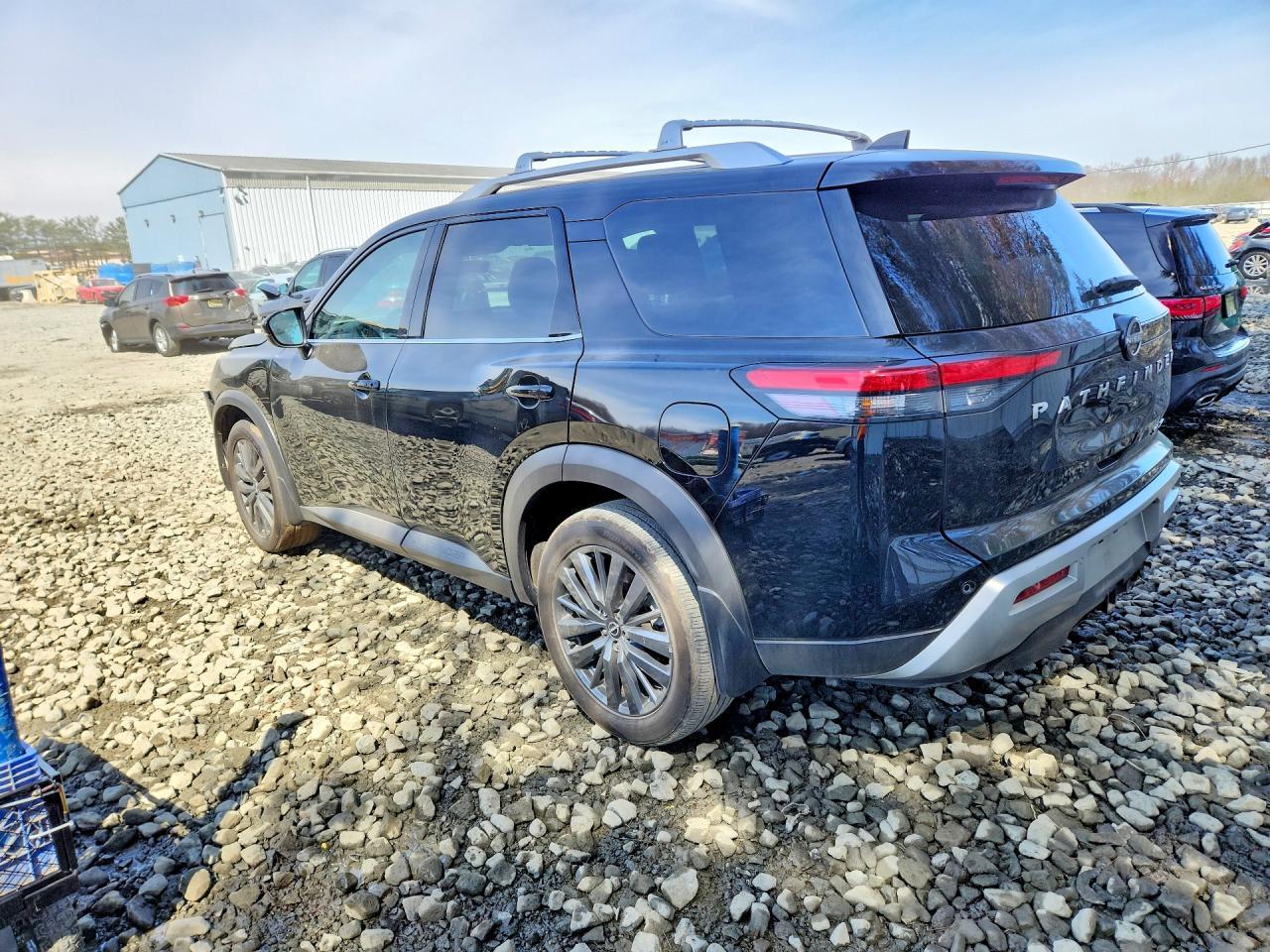 2025 Nissan Pathfinder Sl - Фото 2