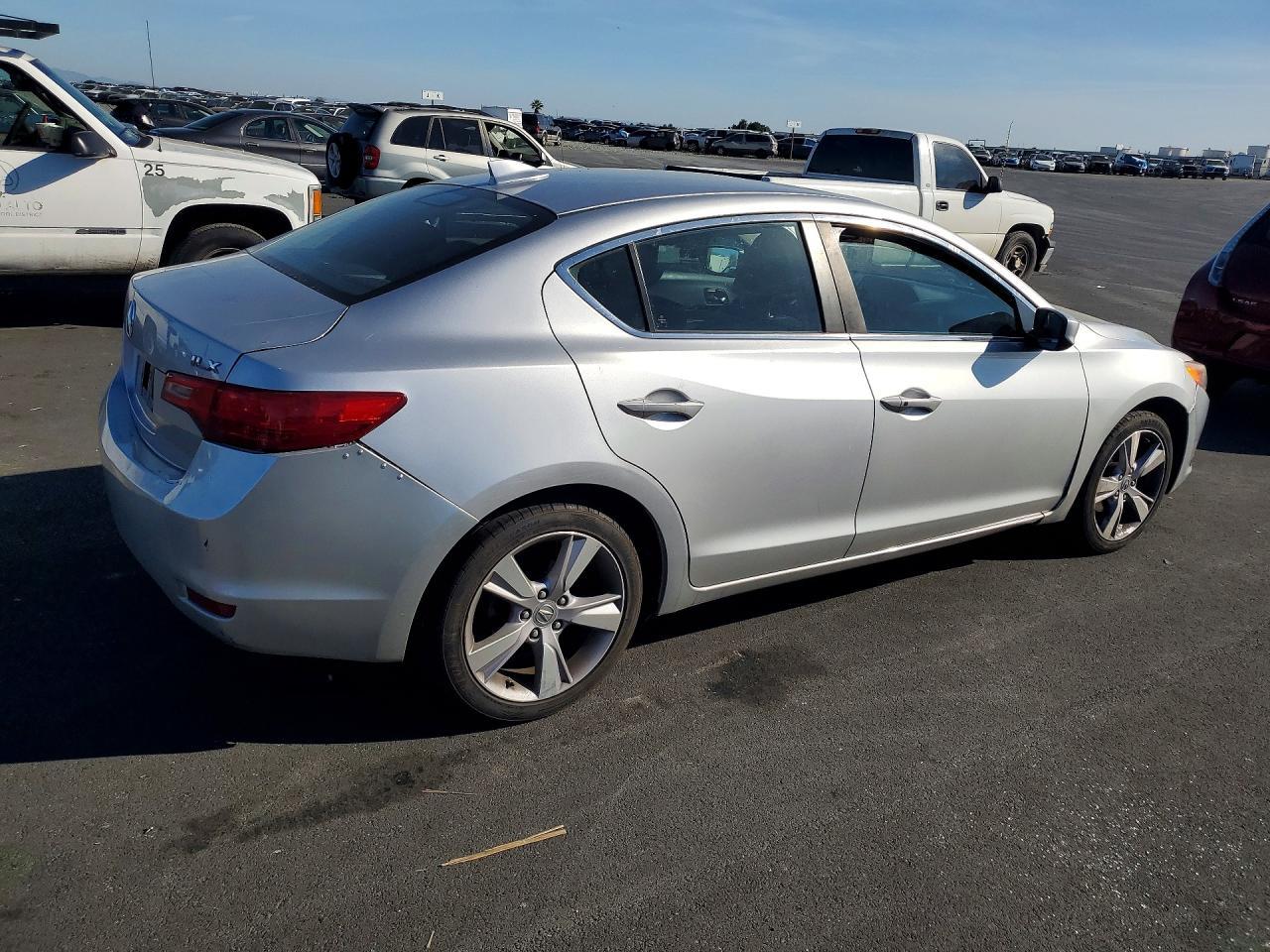 2015 Acura Ilx 20 Tech - Фото 3