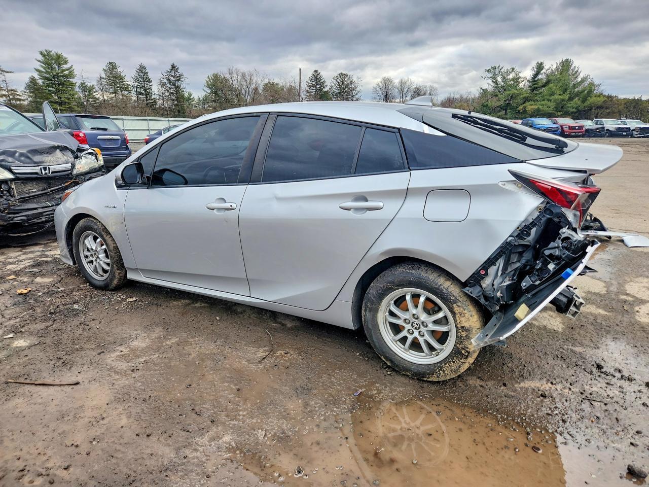 2017 Toyota Prius Four - Фото 2