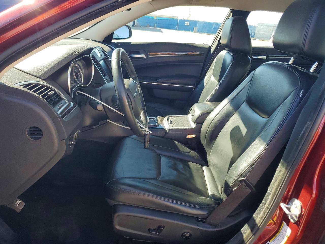 2016 Chrysler 300 Limited - Фото 7