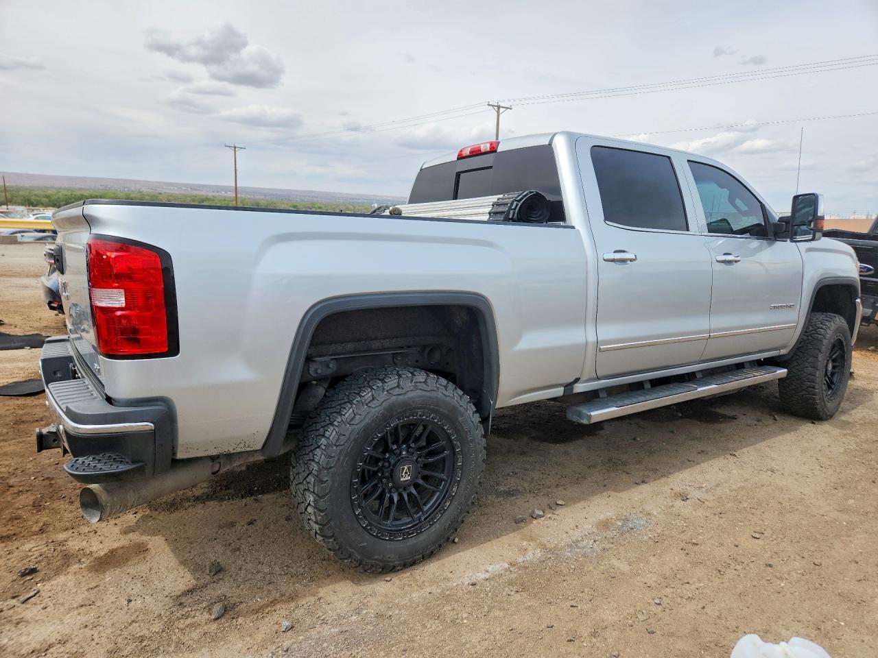 2018 GMC Sierra K2500 Slt - Image 3