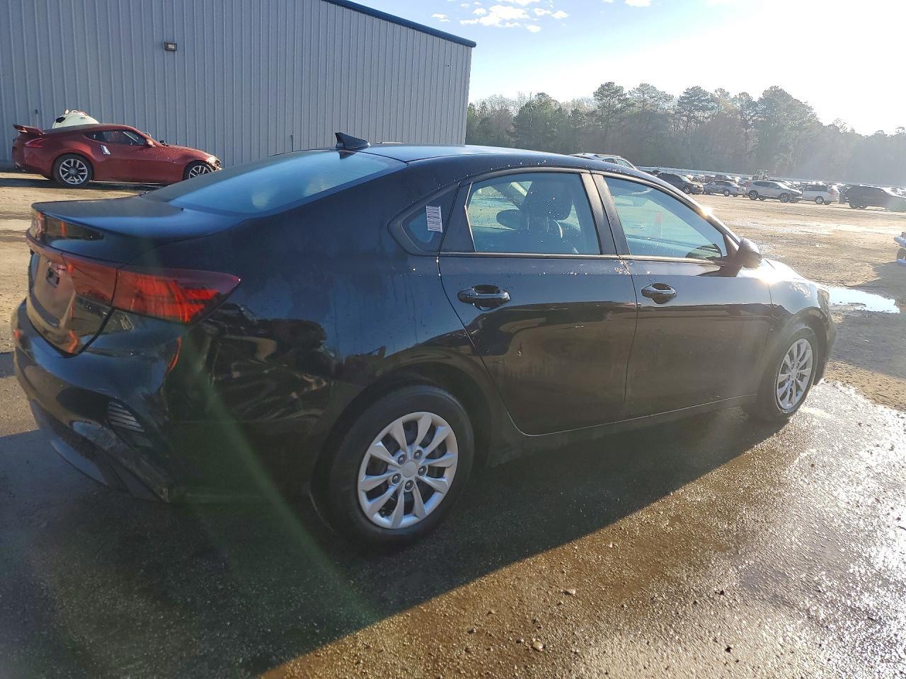 2023 Kia Forte Lx - Фото 3