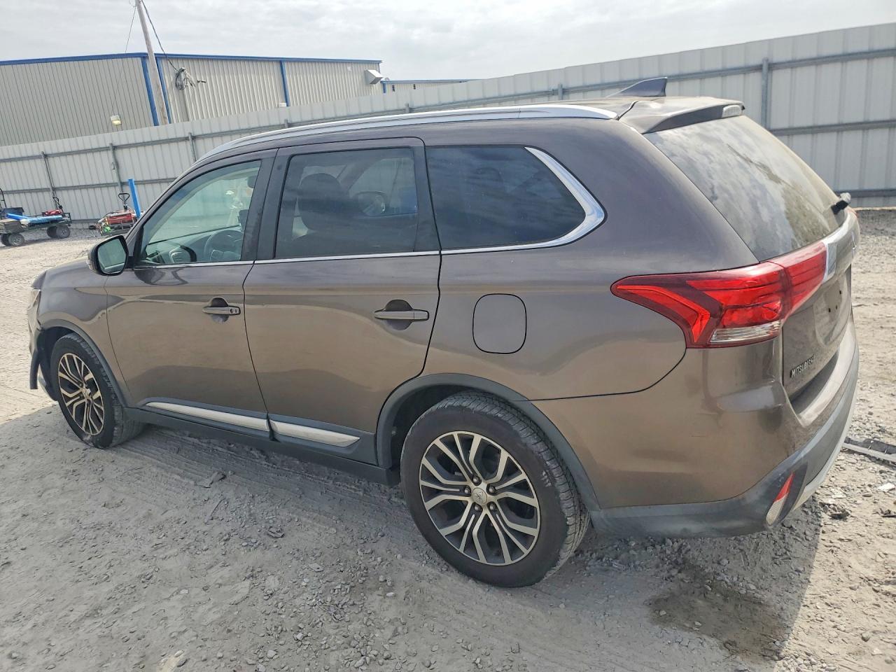 2018 Mitsubishi Outlander Se - Фото 2