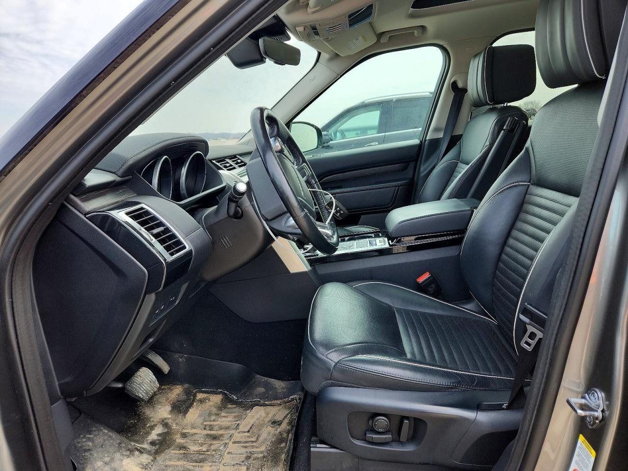 2017 Land Rover Discovery Hse Luxury - Image 7