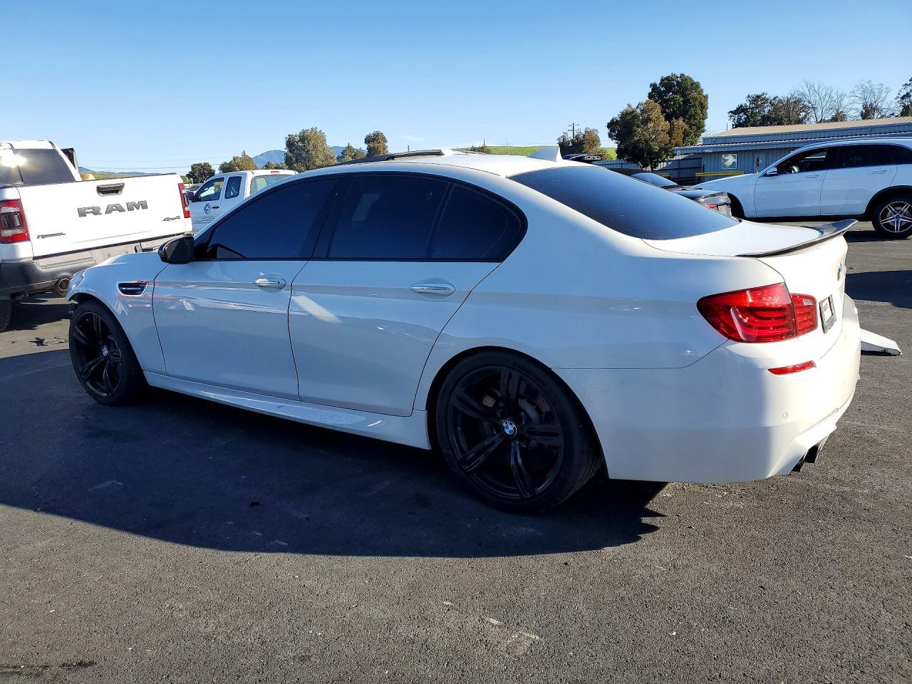 2013 BMW M5 - Фото 2