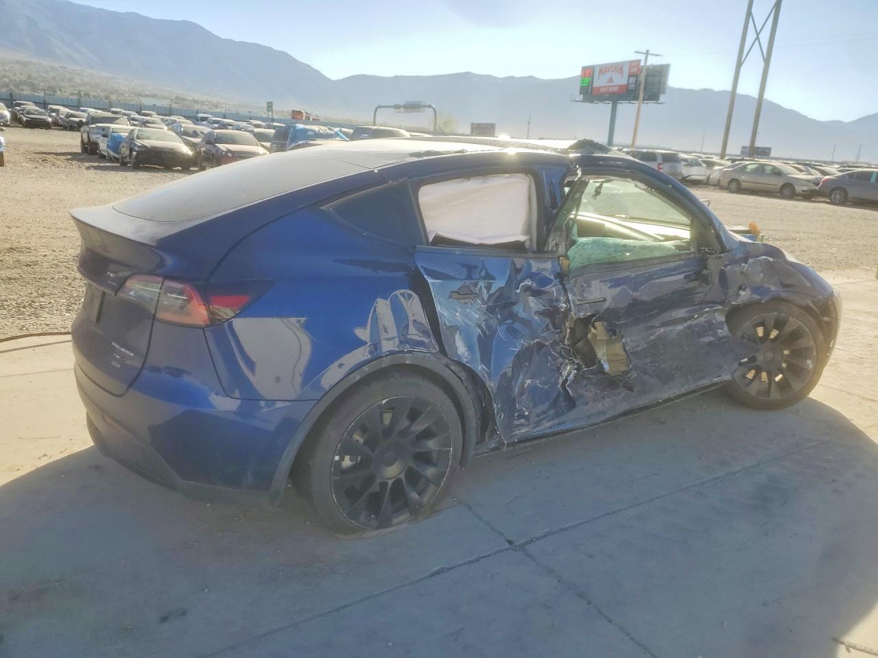 2022 Tesla Model Y - Фото 3